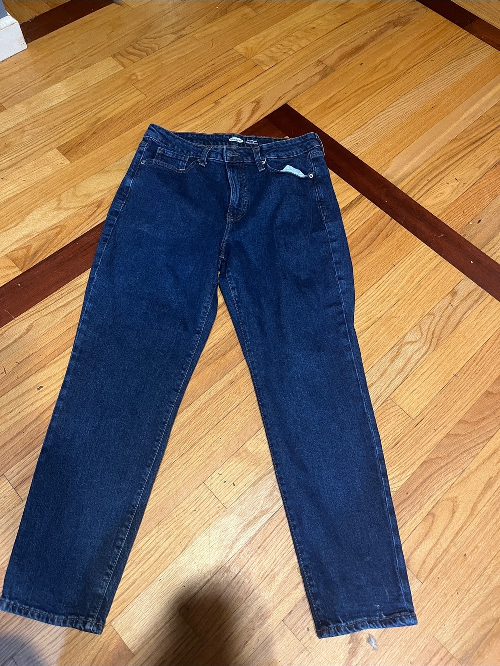 Dark Wash Straight Leg Jeans - Classic Denim